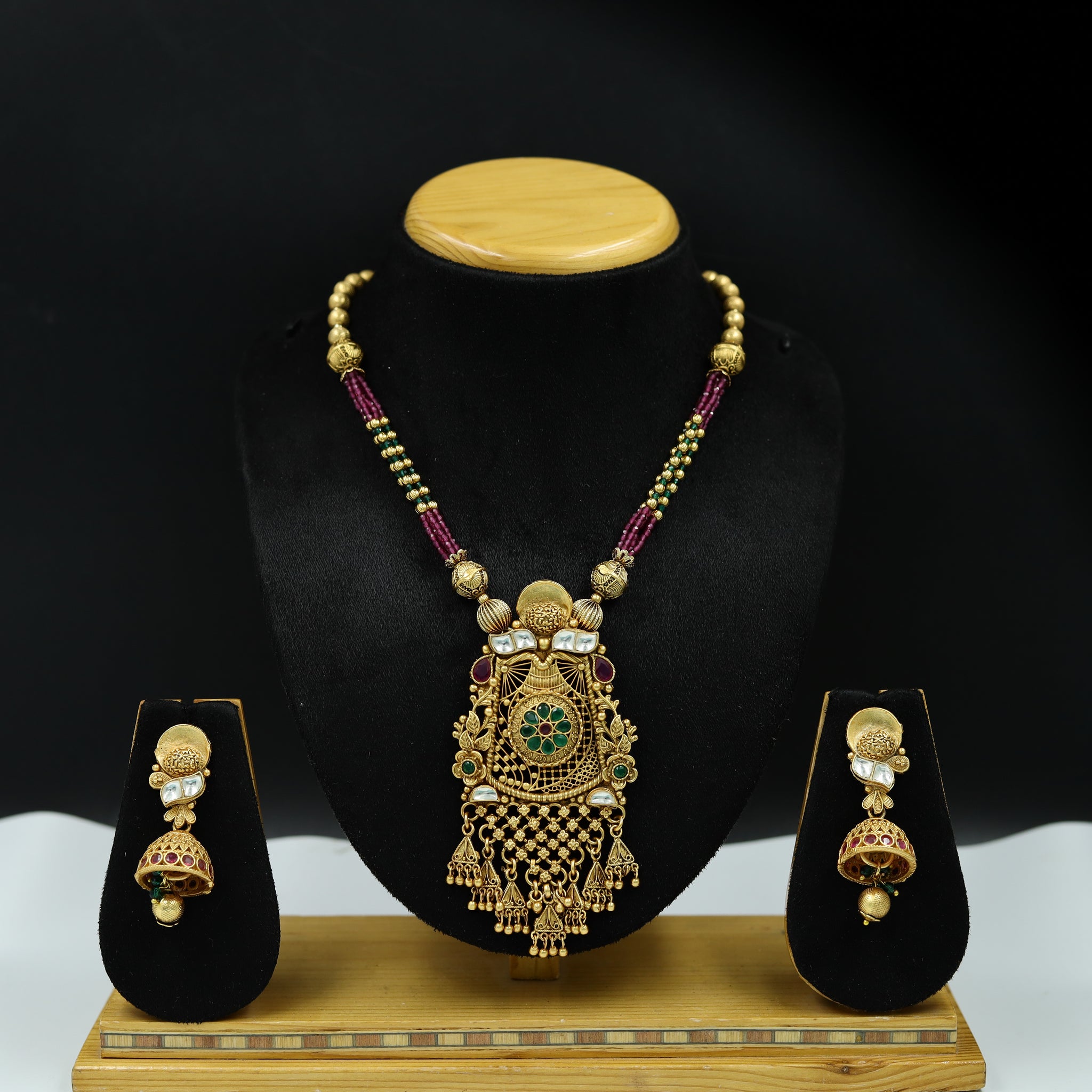 Medium Antique Pendant Set 11262-1