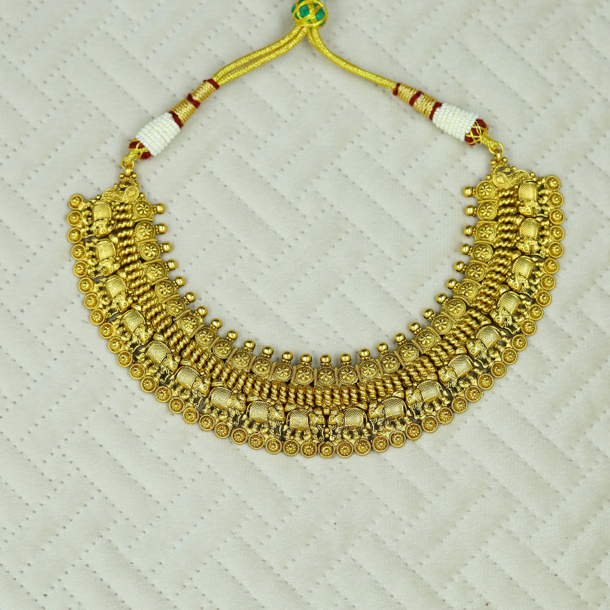 Round Neck Antique Necklace Set 12079-28