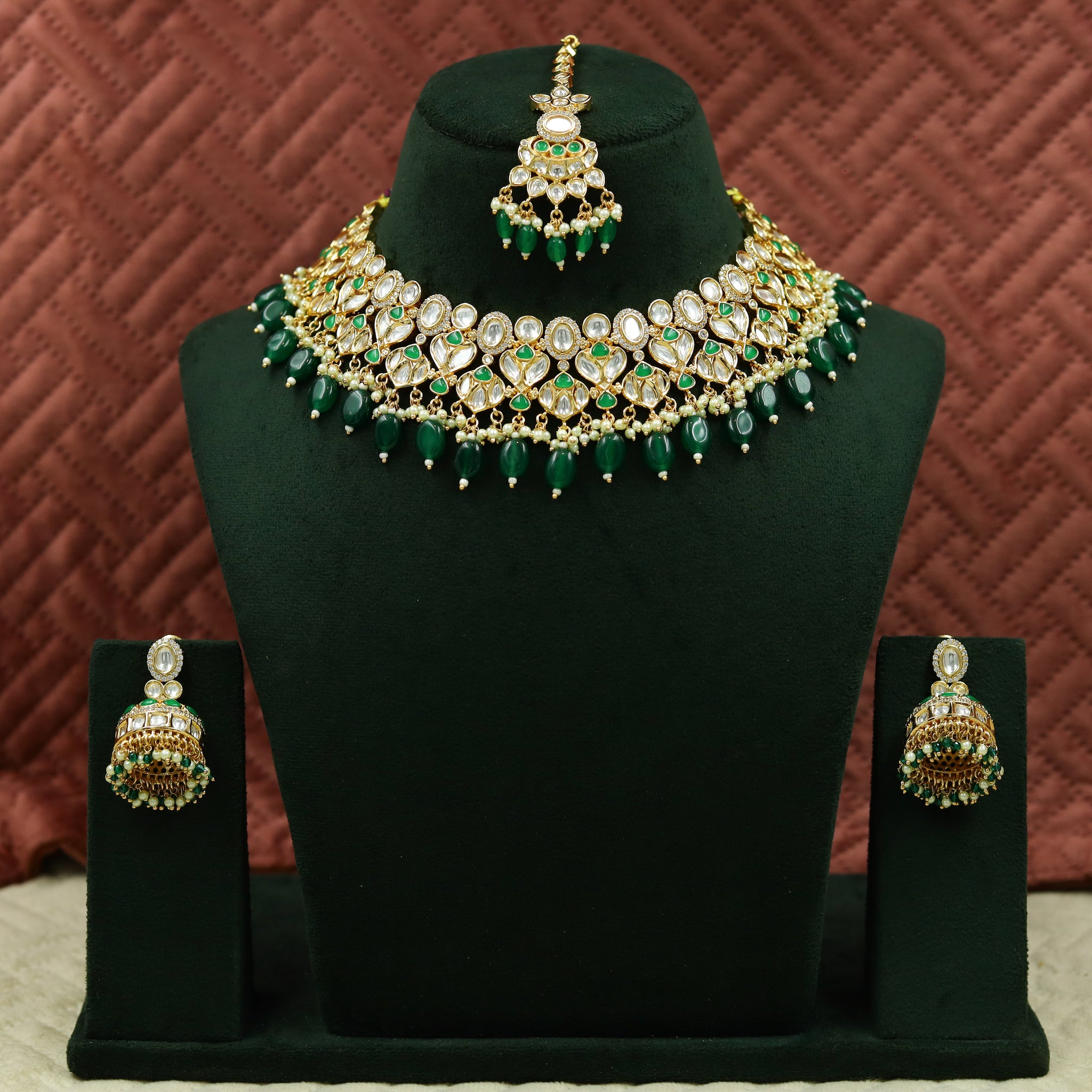 Round Neck Kundan Necklace Set 12172-28