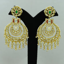Round Neck Kundan Necklace Set 12213-28