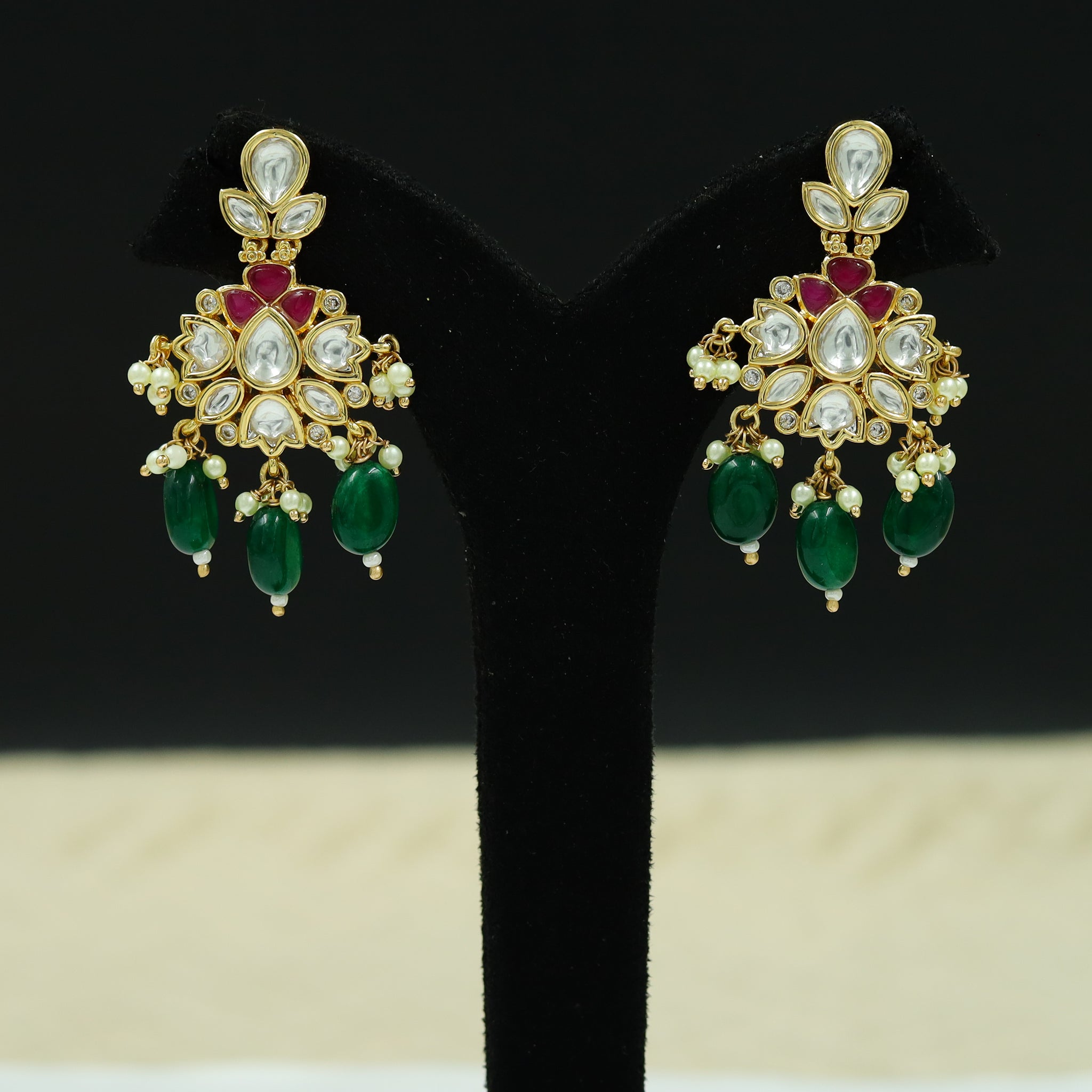 Round Neck Kundan Necklace Set 12178-28