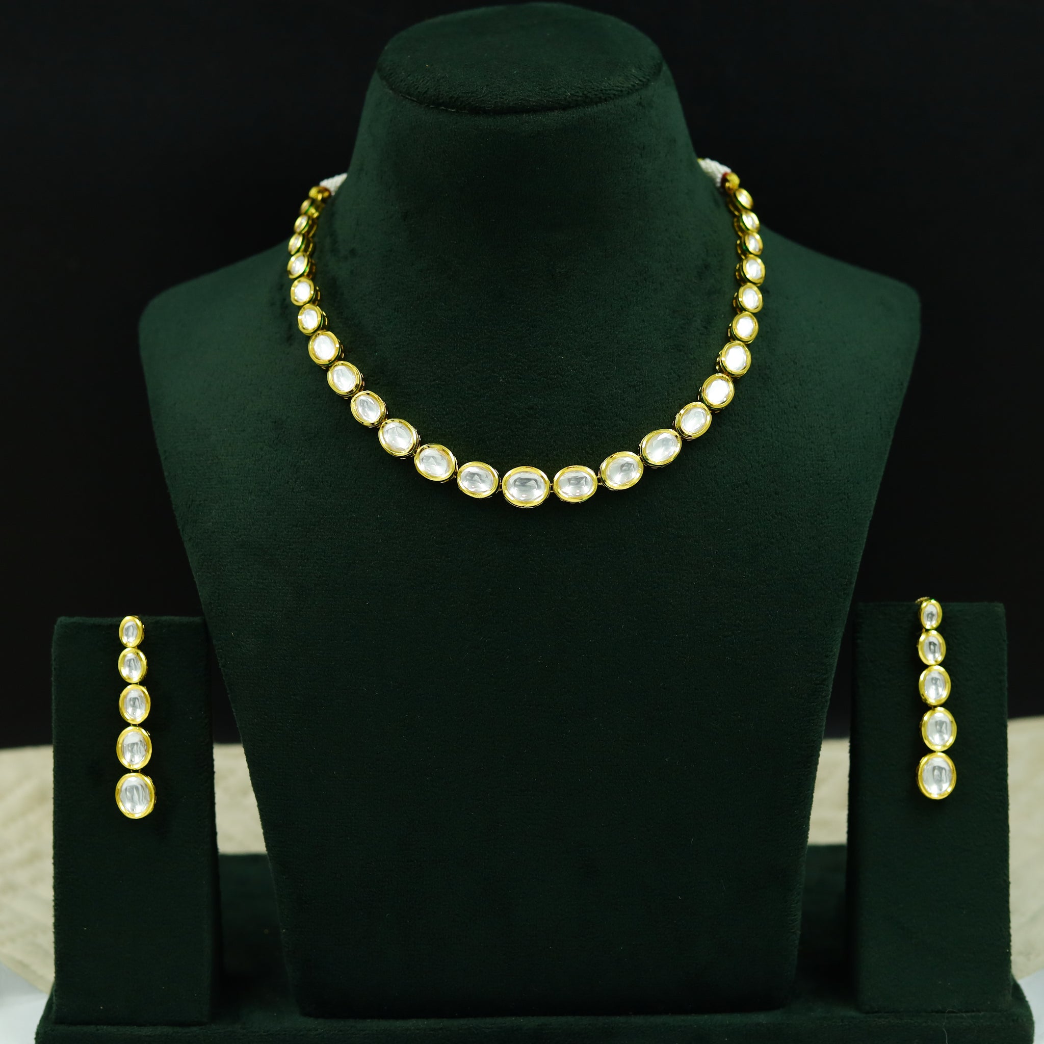 Round Neck Kundan Necklace Set 12190-28