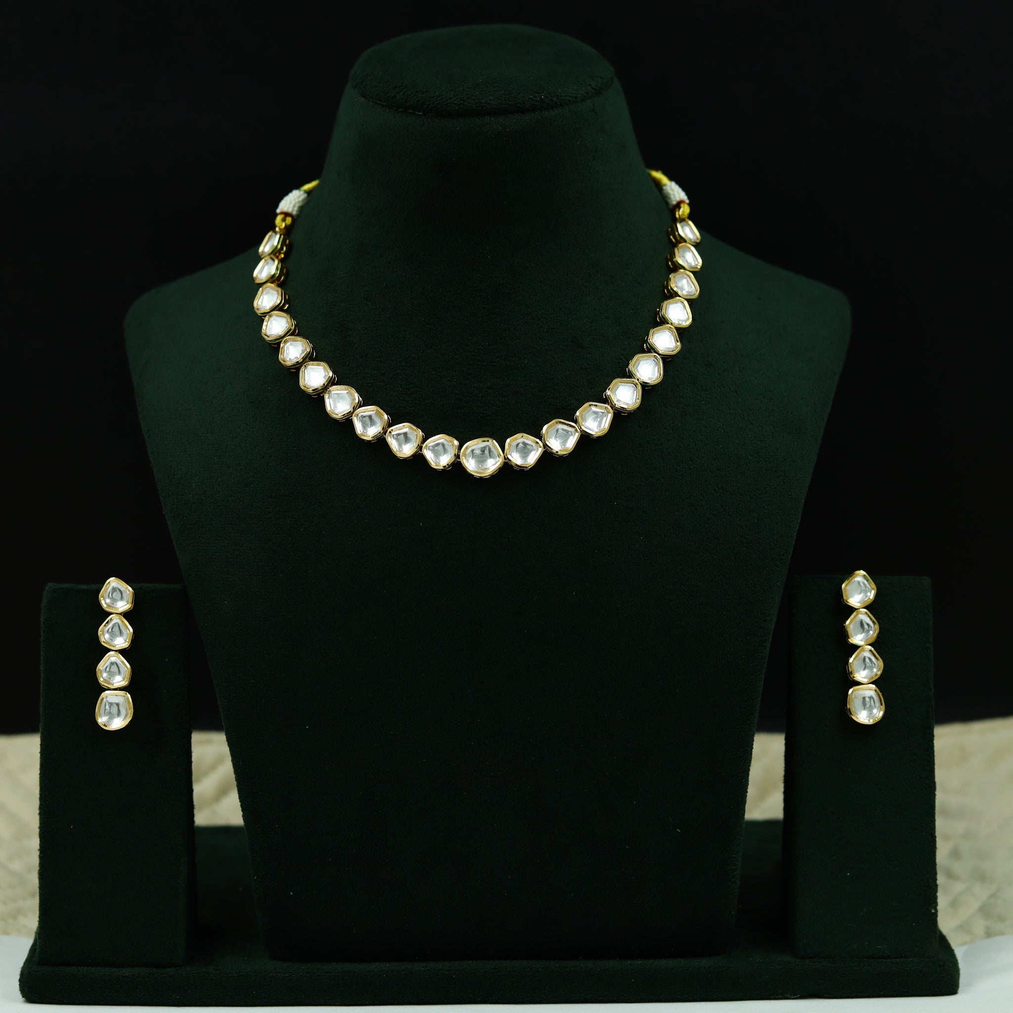 Round Neck Kundan Necklace Set 12179-28