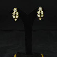 Round Neck Kundan Necklace Set 13041-34
