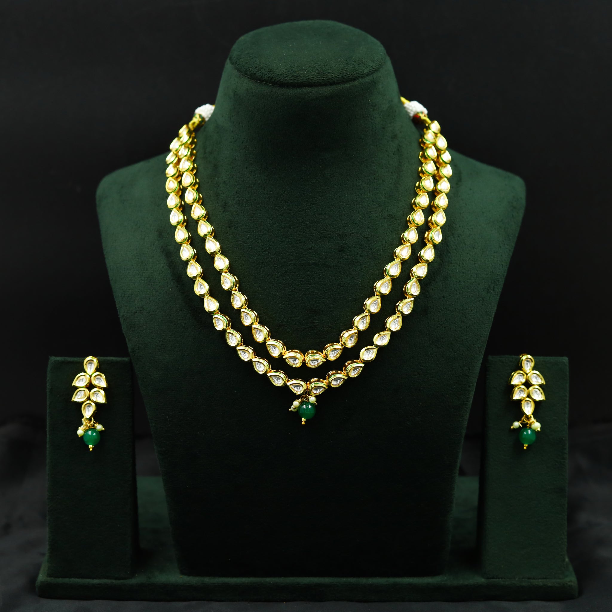 Round Neck Kundan Necklace Set 12928-31