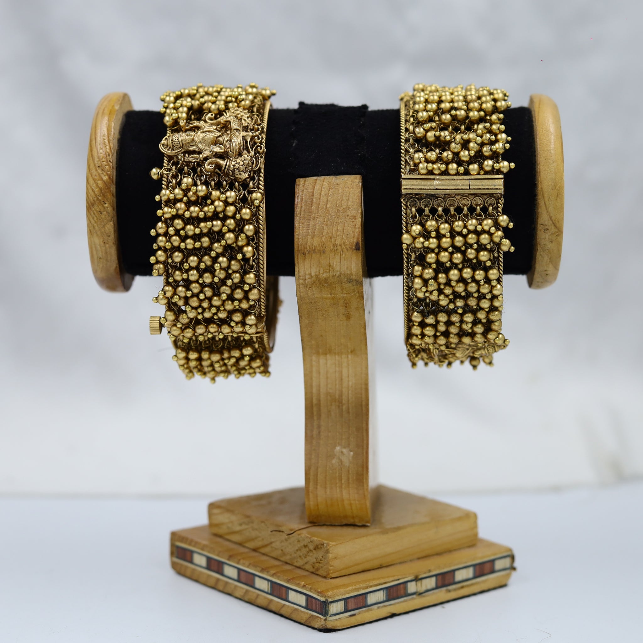 Temple Pearl Kada in Antique Gold Polish 12114