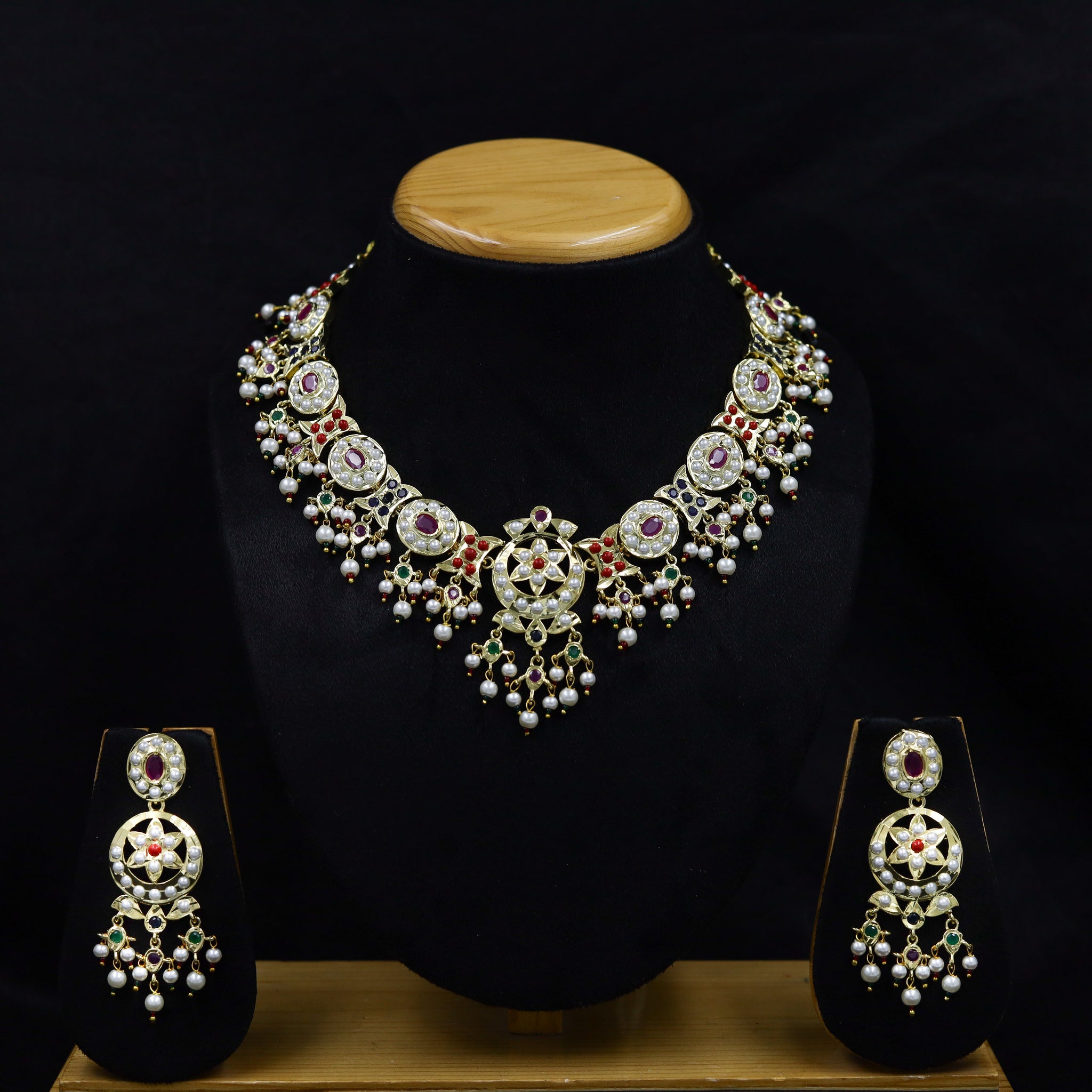 Round Neck Jadau Necklace Set 11529-65