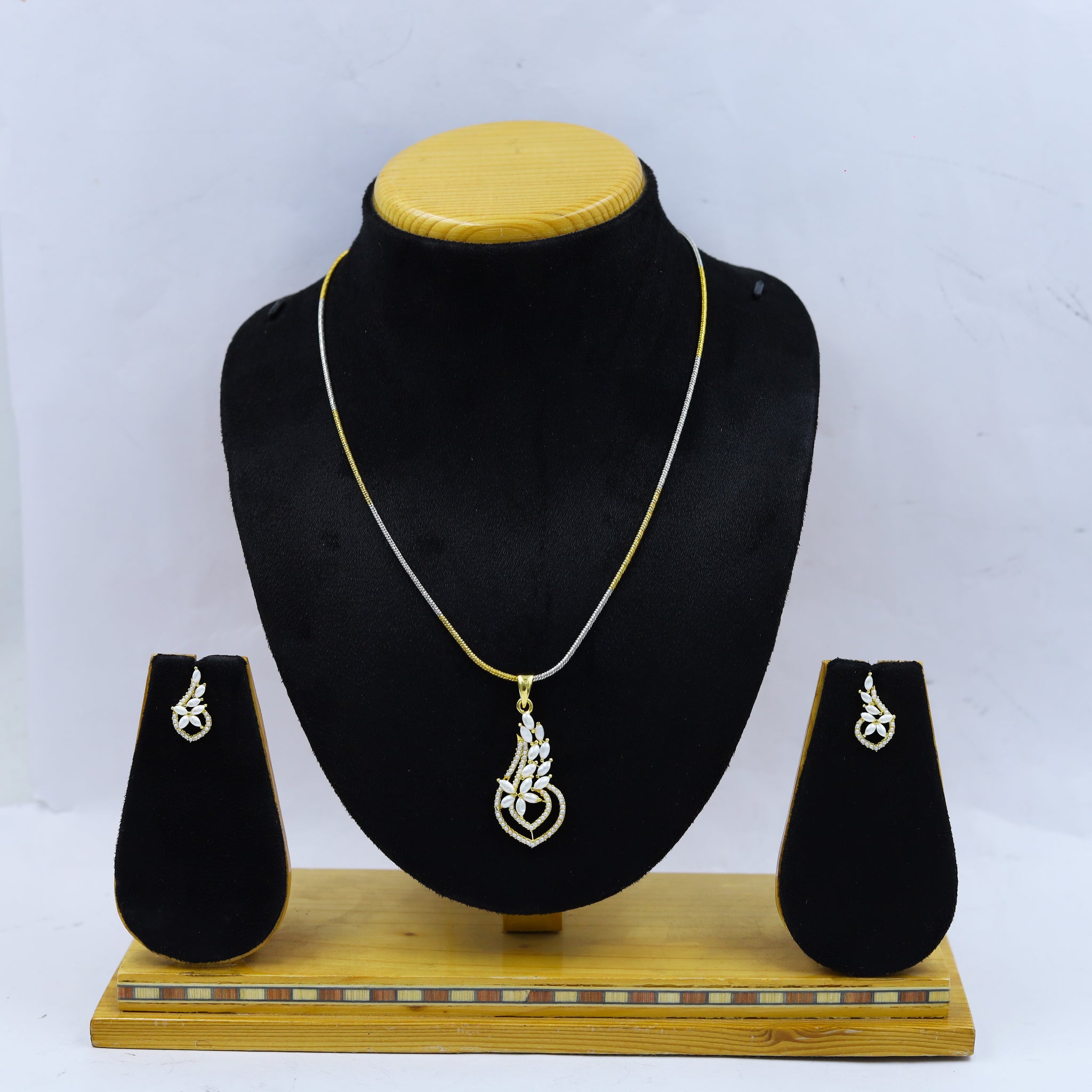 Medium Jadau Pendant Set 14649-48