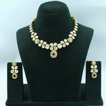 Round Neck Kundan Necklace Set 17503-27