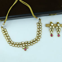 Round Neck Kundan Necklace Set 17502-27