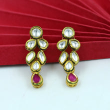 Round Neck Kundan Necklace Set 17502-27