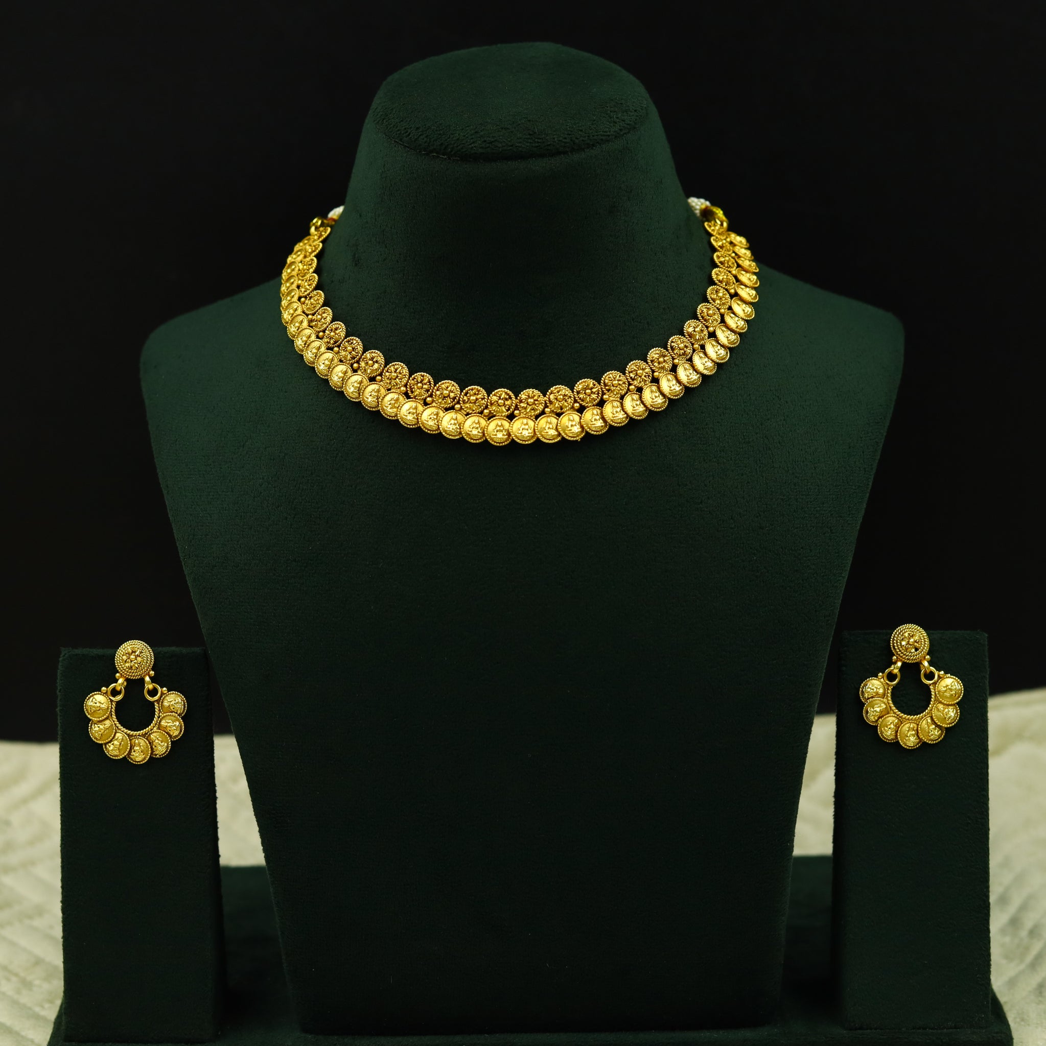 Round Neck Temple Necklace Set 13087-33