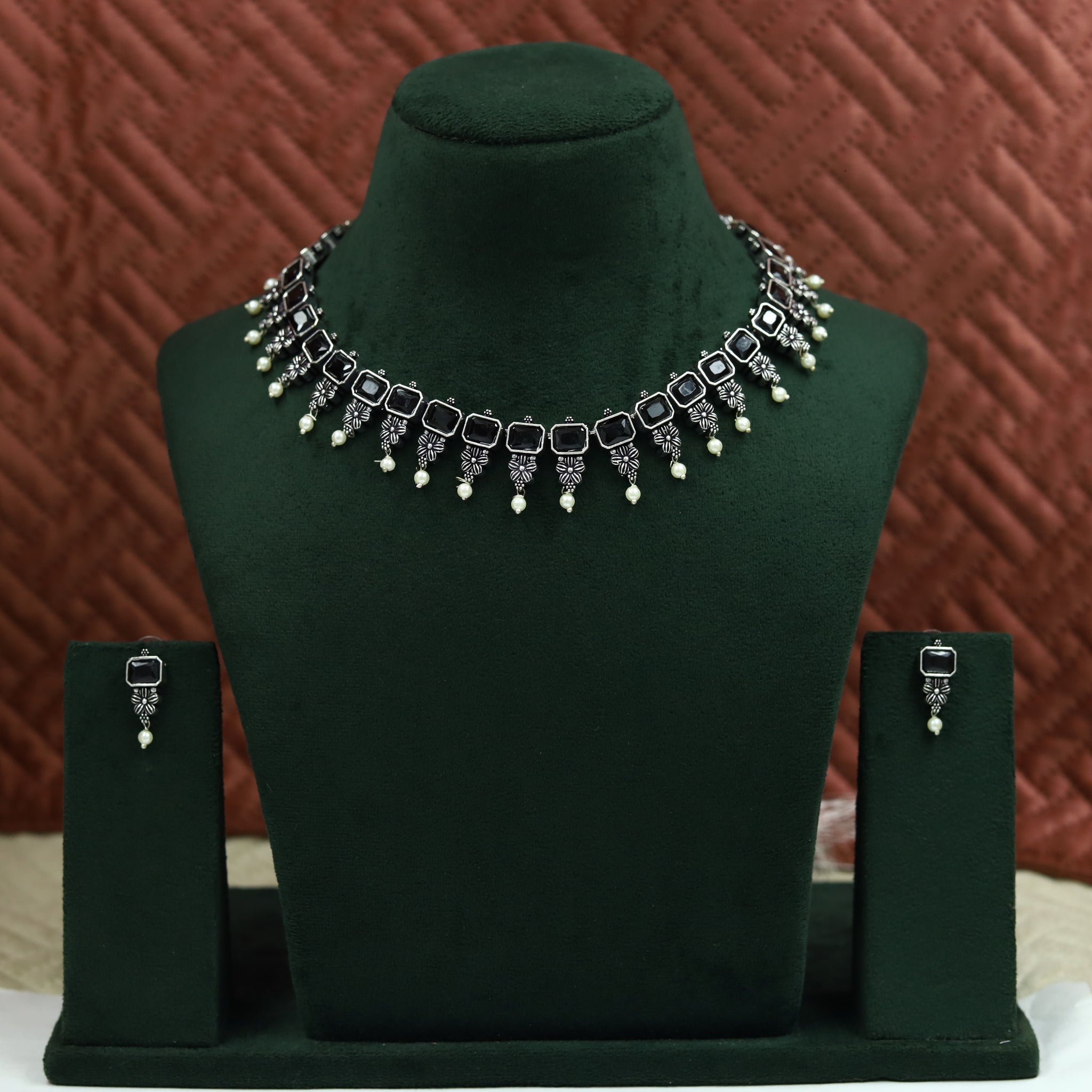 Round Neck Oxidized Necklace Set 13225-33