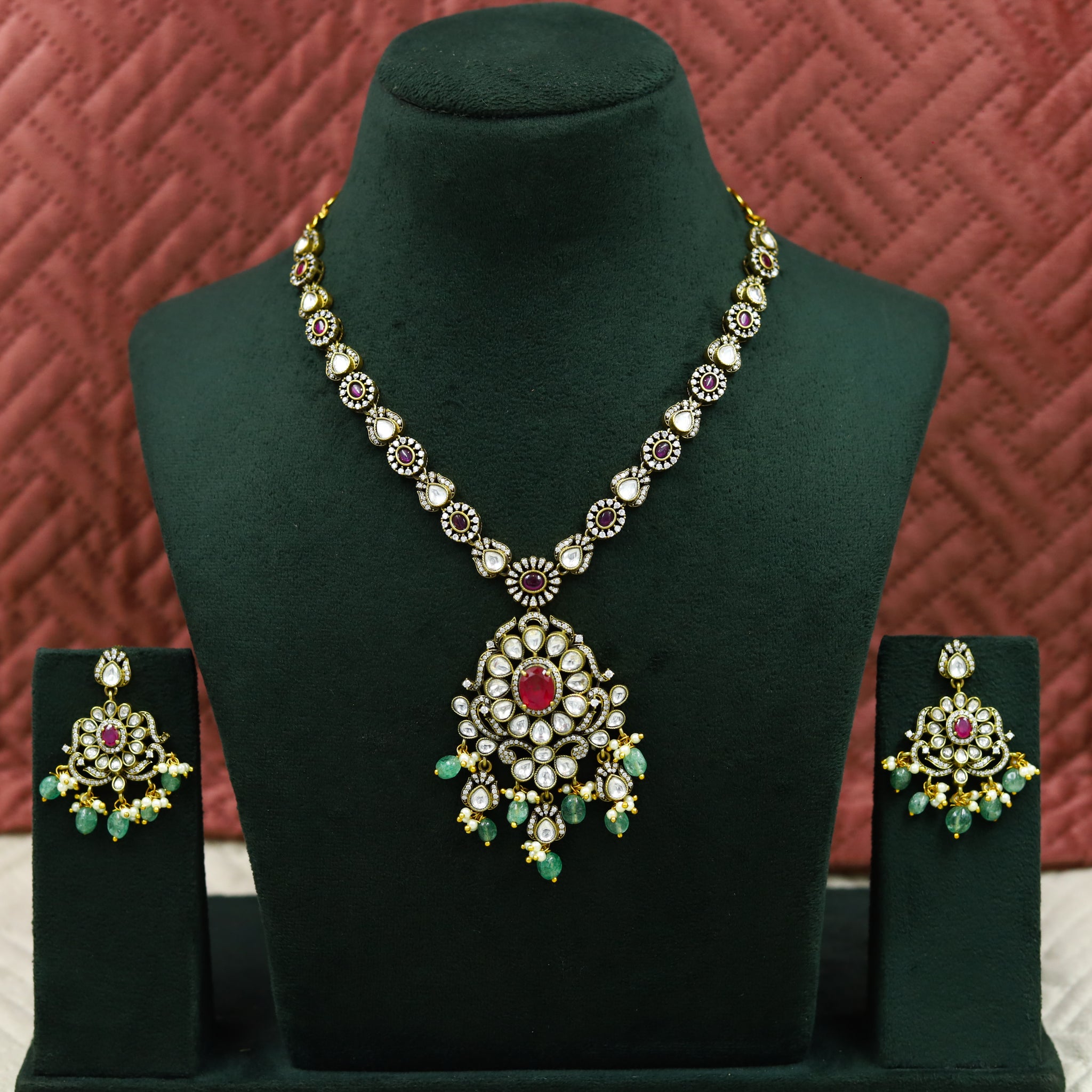 Antique Gold Plated Round Neck Kundan Necklace Set 13339-21