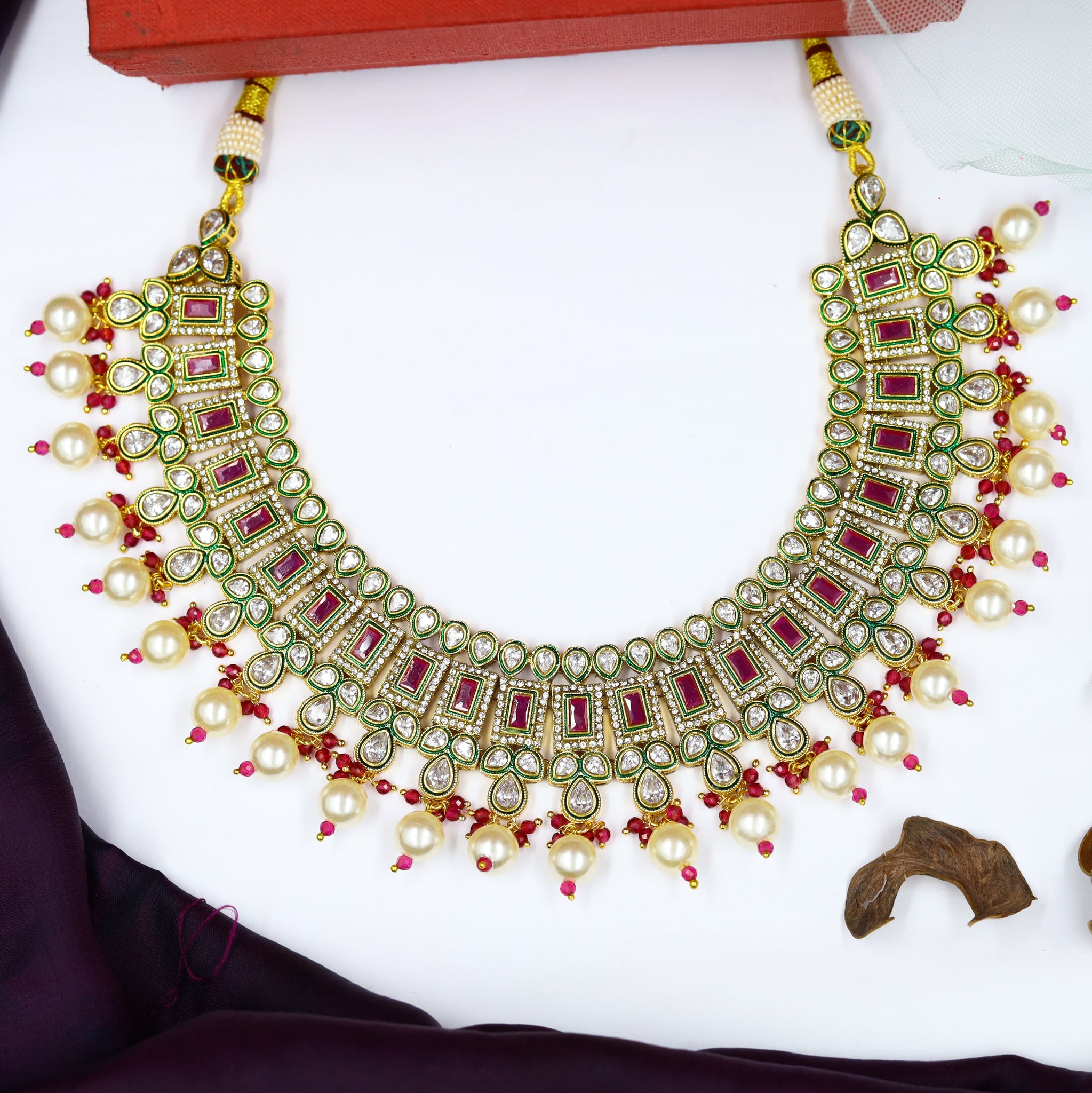 Round Neck Polki Necklace Set 13323-21