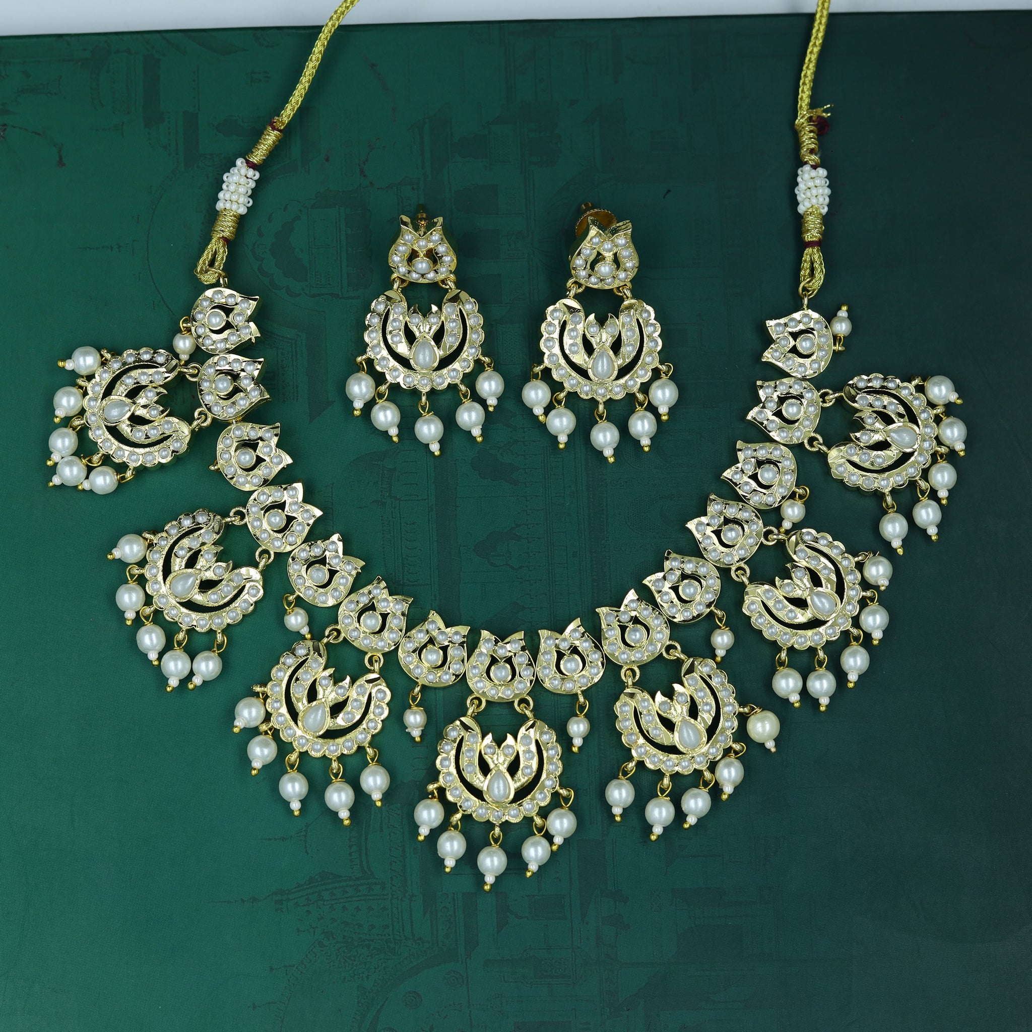 Round Neck Jadau Necklace Set 11545-65