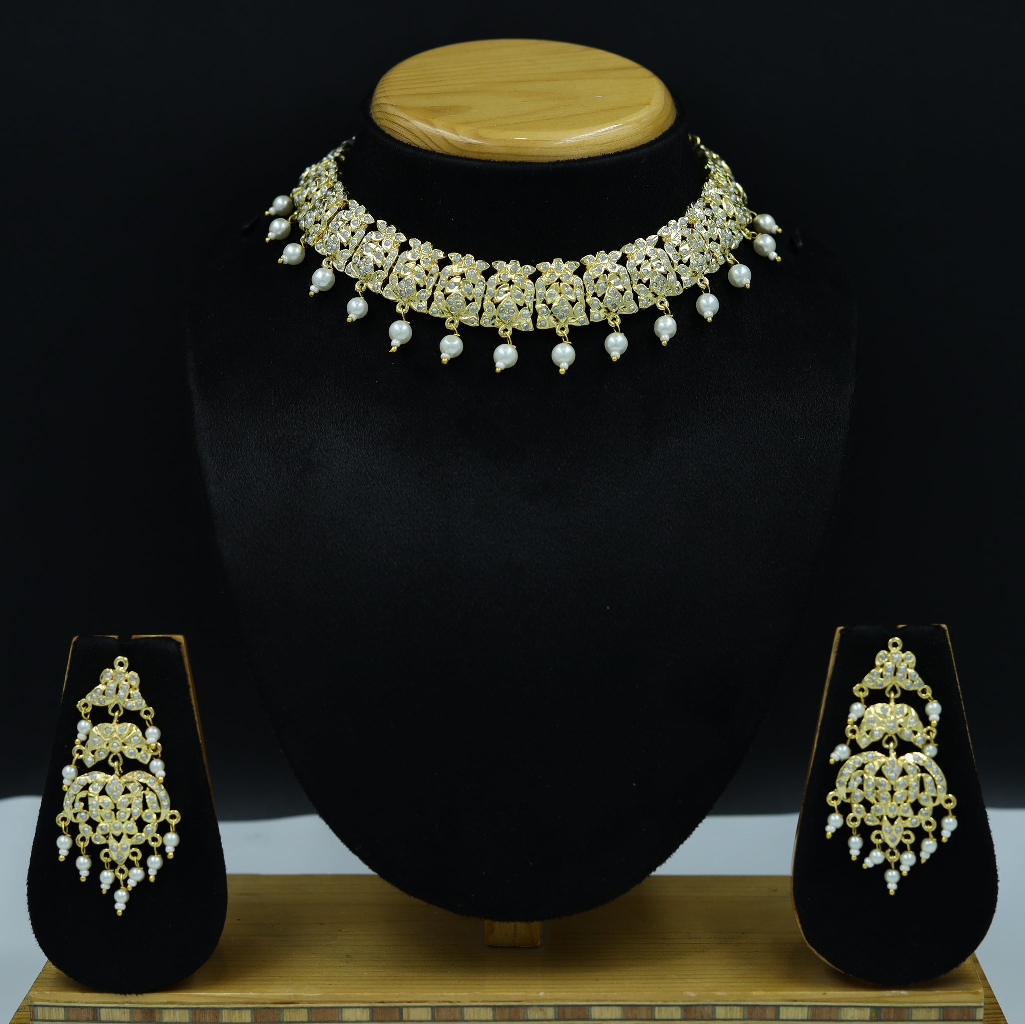 Round Neck Jadau Necklace Set 11540-65