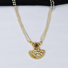 Light Kundan Pendant Set 13334-21