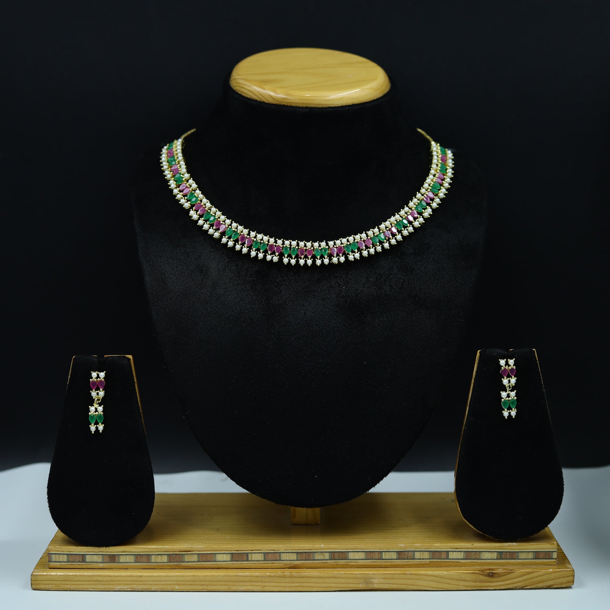 Round Neck Jadau Necklace Set 11541-65