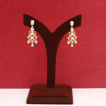 Round Neck Jadau Necklace Set 19952-48