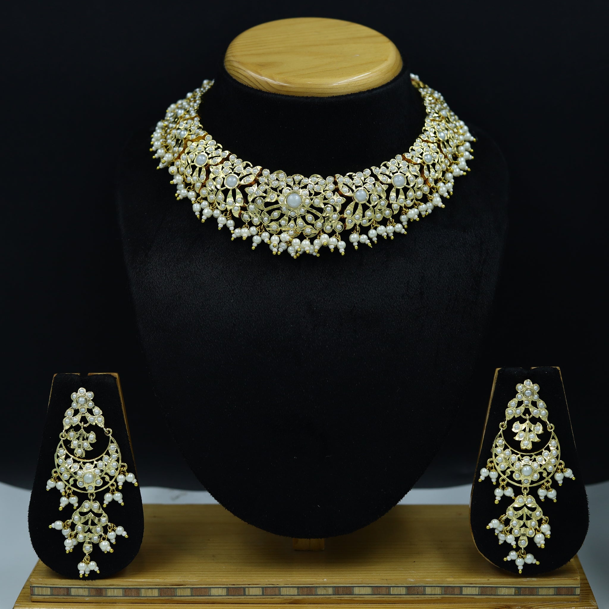 Round Neck Jadau Necklace Set 11542-65