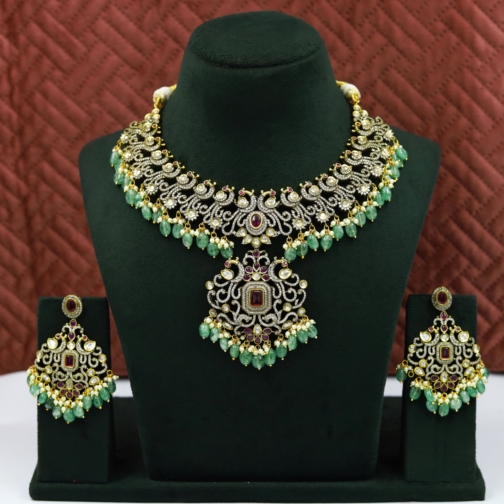 Antique Gold Plated Round Neck Kundan Necklace Set 13351-21