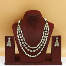Round Neck Kundan Necklace Set 19270-28