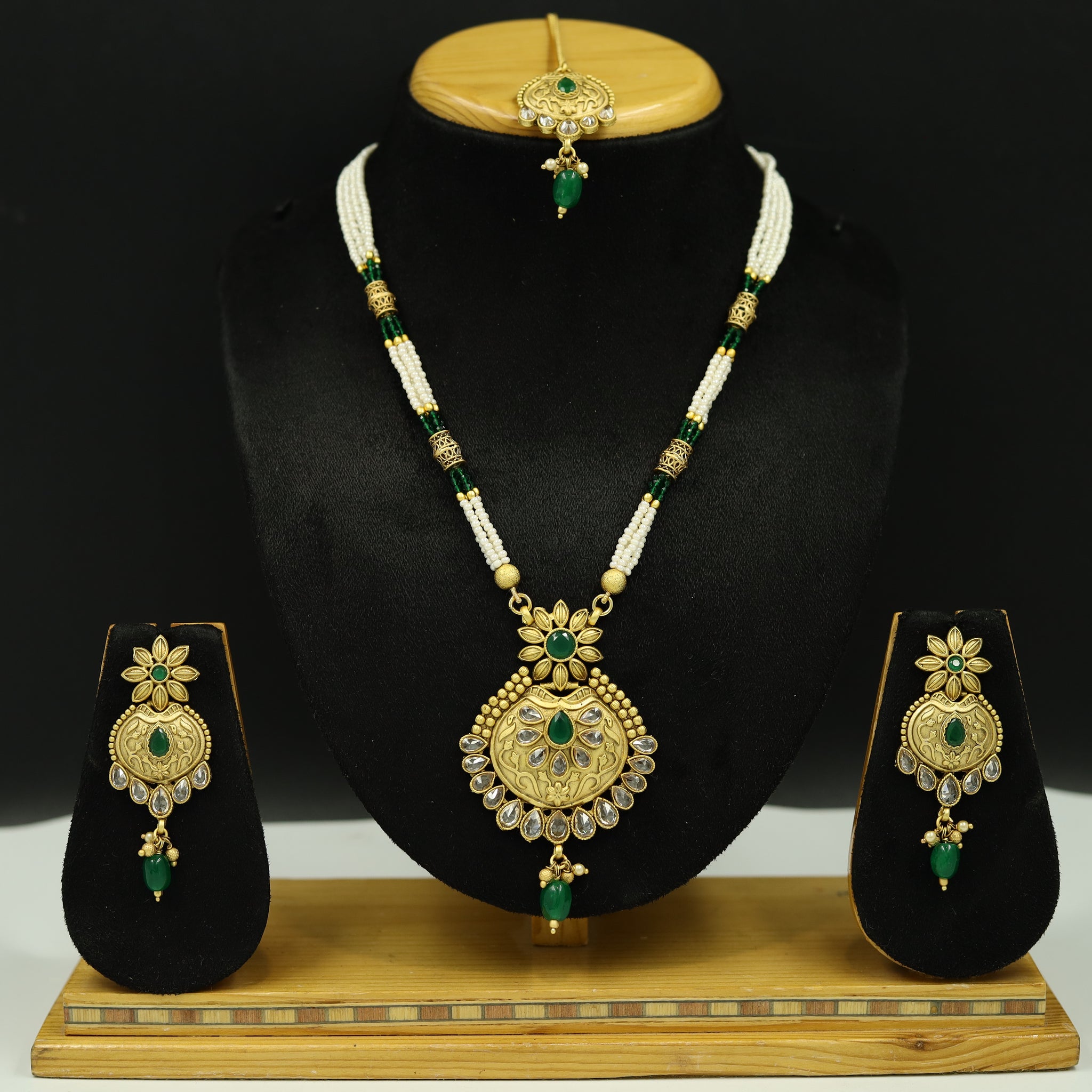 Green Gold Look Necklace Set 19490-6661