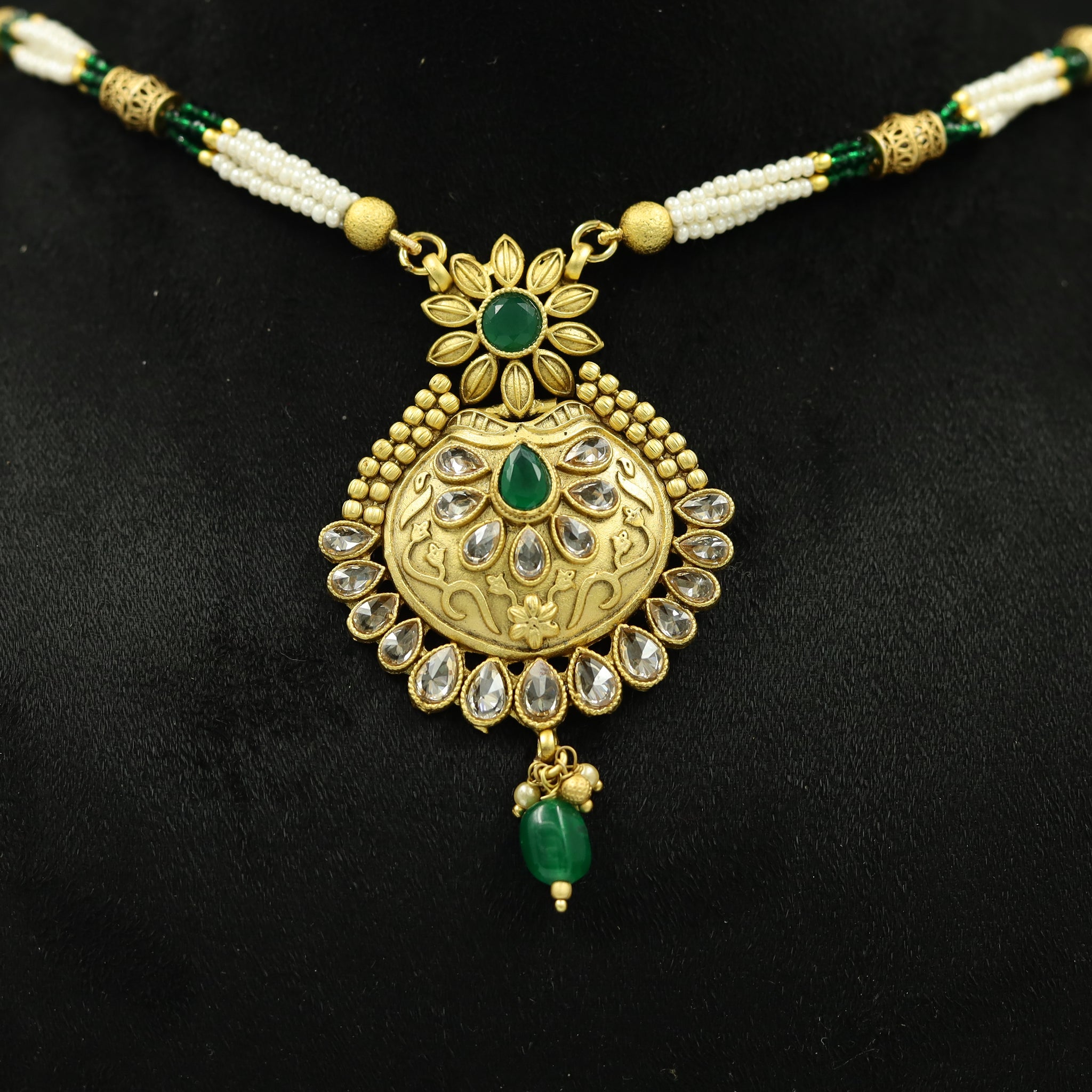 Green Gold Look Necklace Set 19490-6661
