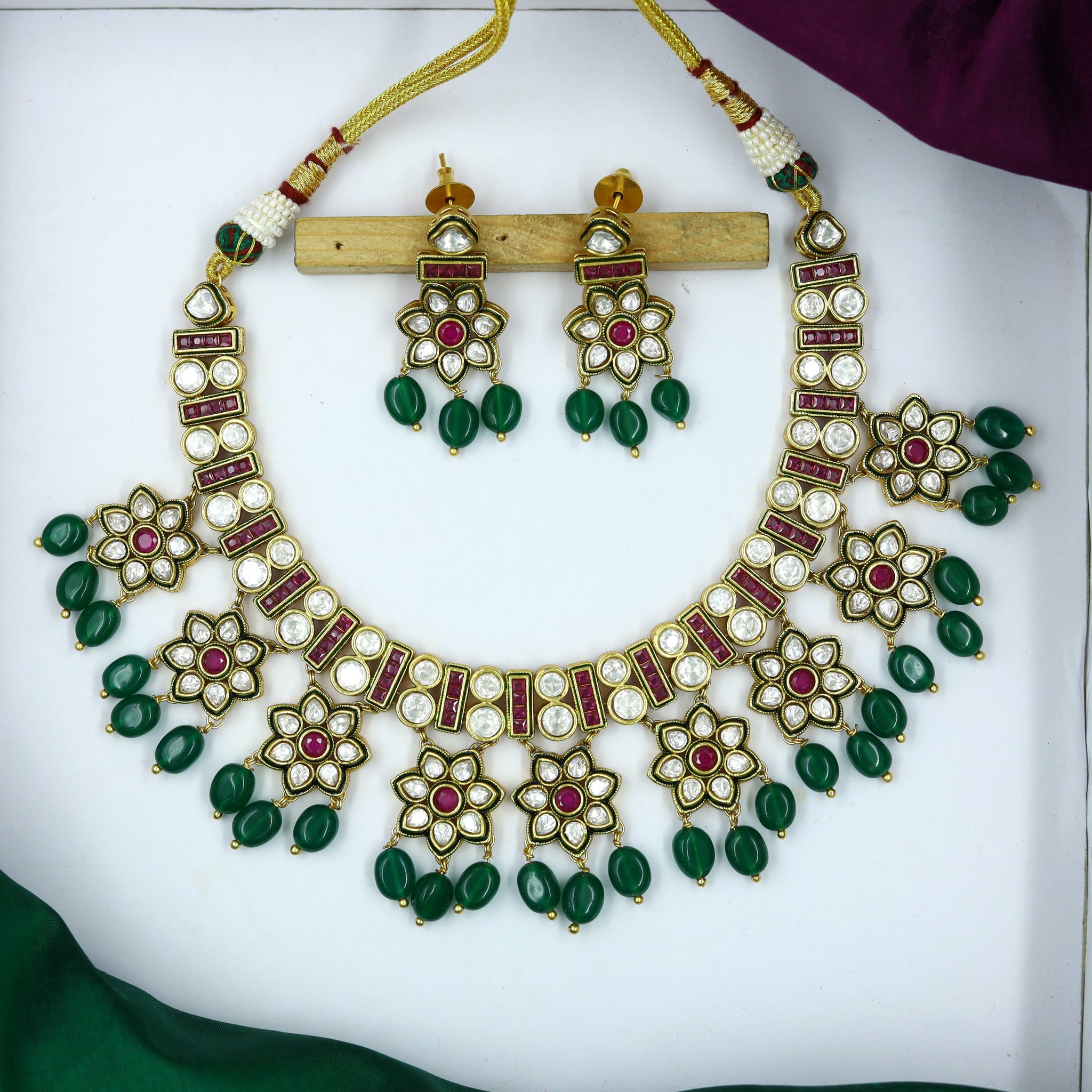 Round Neck Polki Necklace Set 11849-21