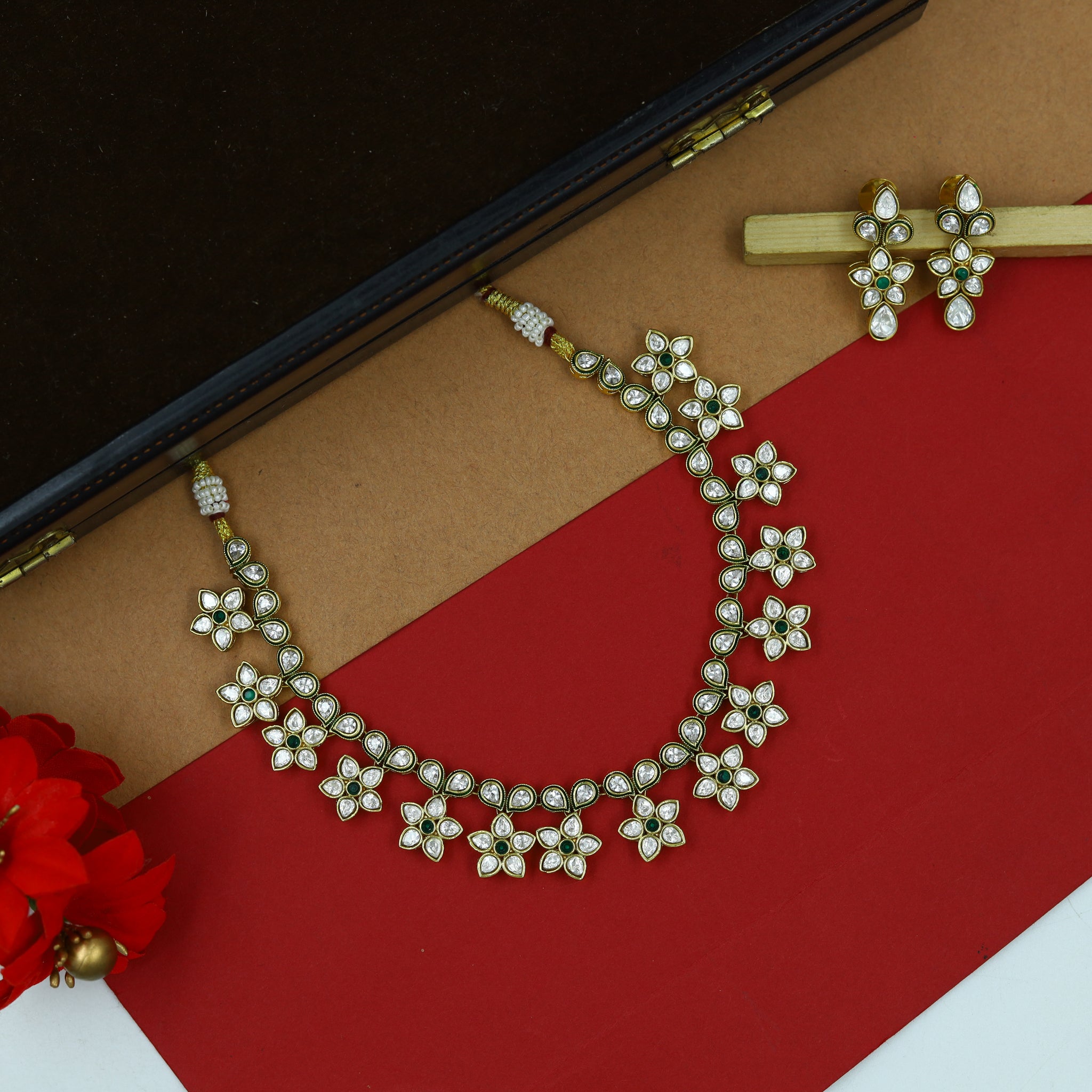 Round Neck Polki Necklace Set 14897-21