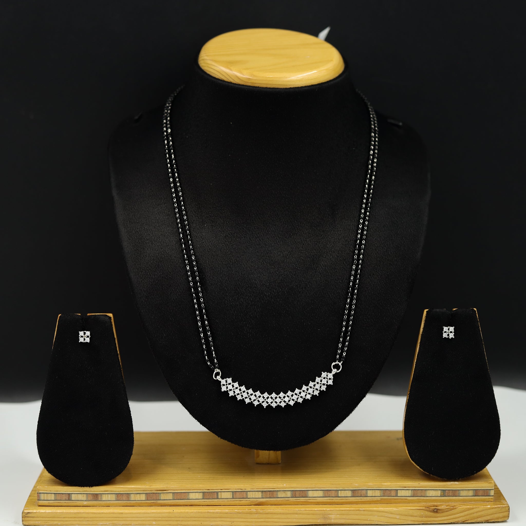 Zircon/AD Mangalsutra 10499-28