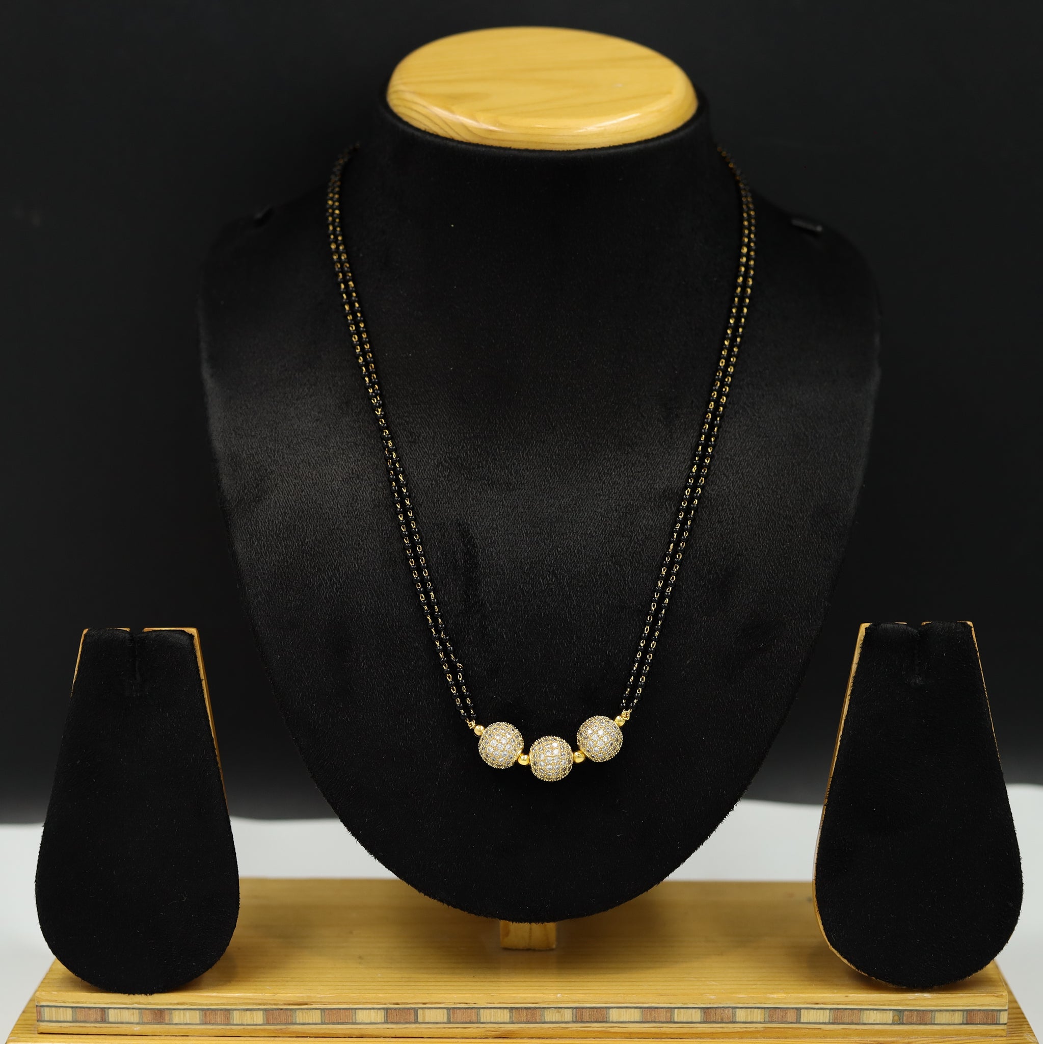 White Mangalsutra