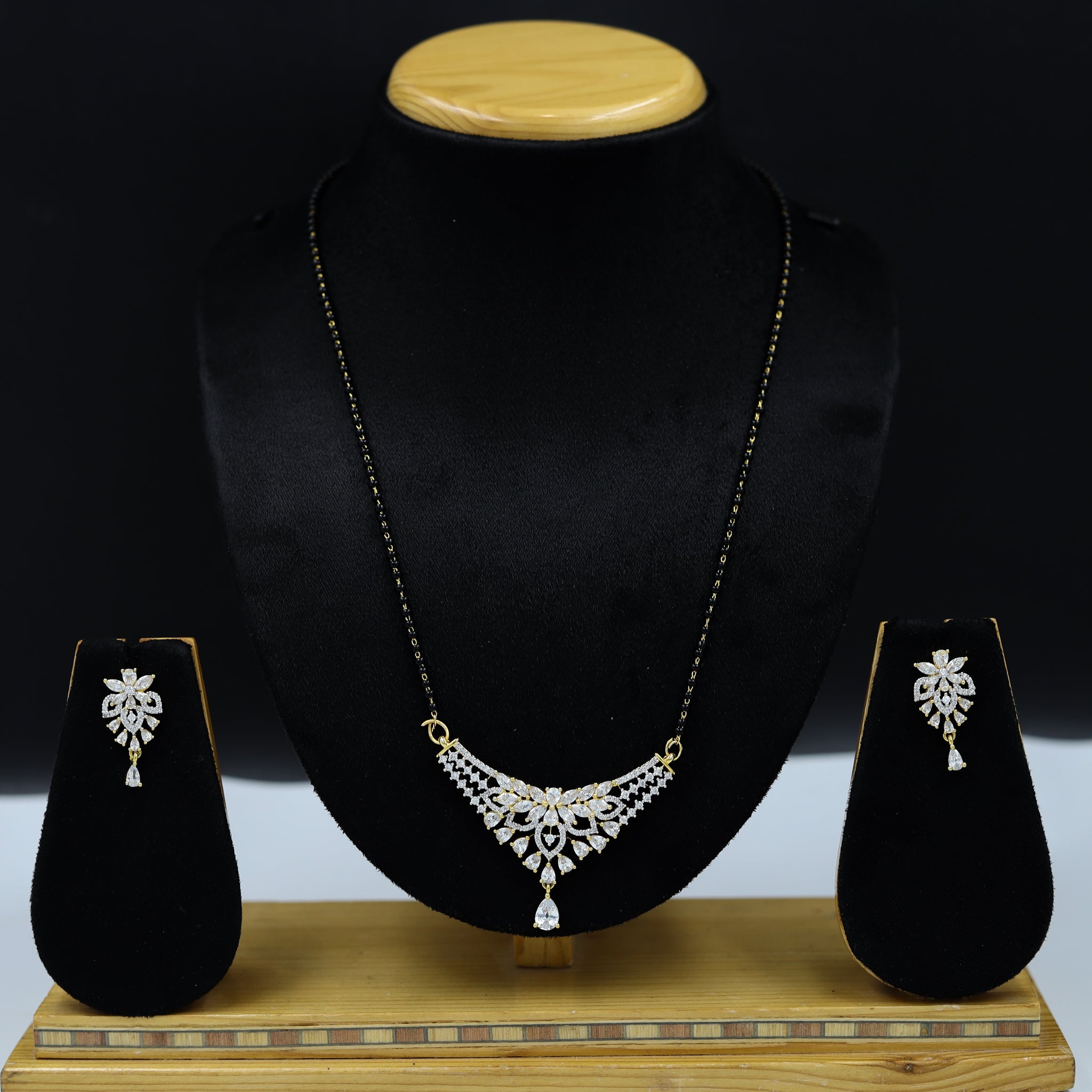 White Mangalsutra