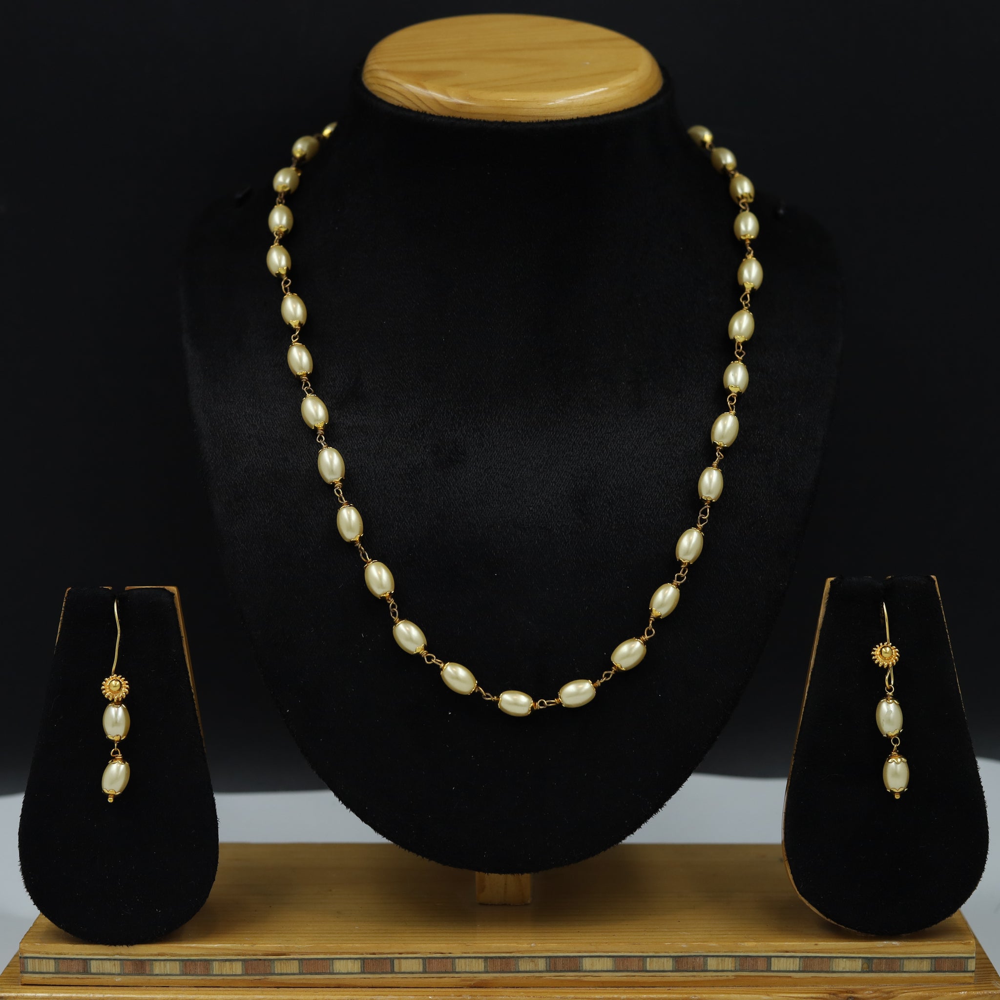 Lt. Yellow Pearl Necklace Set