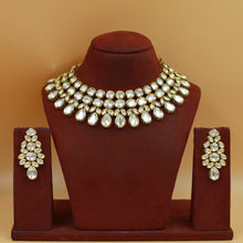 Round Neck Kundan Necklace Set 10622-68