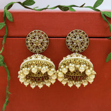 White Antique Earrings 9600-4533