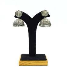 White Oxidized Earring 1074-5139