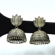 White Oxidized Earring 1074-5139