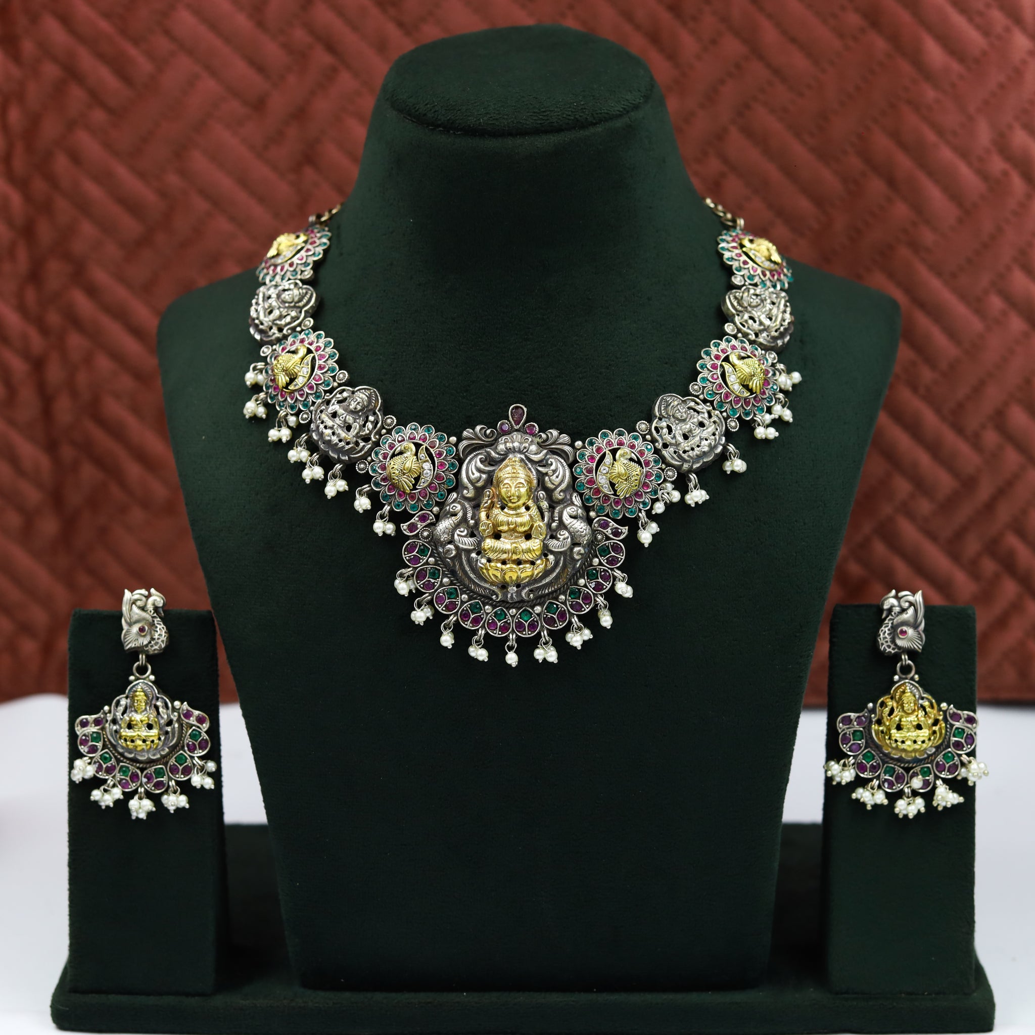 Round Neck Oxidized Necklace Set 13224-33