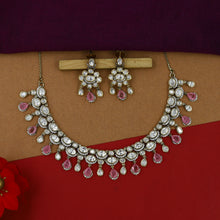 Round Neck Kundan Necklace Set 15205-68