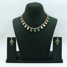 Round Neck Kundan Necklace Set 15195-68