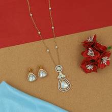 Light Kundan Pendant Set 16087-31