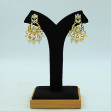 Round Neck Jadau Necklace Set 15977-65