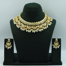 Round Neck Jadau Necklace Set 15977-65