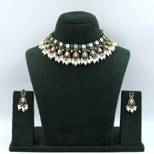 Round Neck Kundan Necklace Set 16731-28