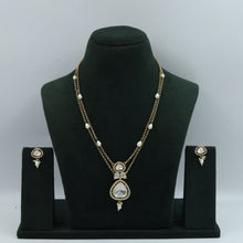 Light Kundan Pendant Set 16088-31