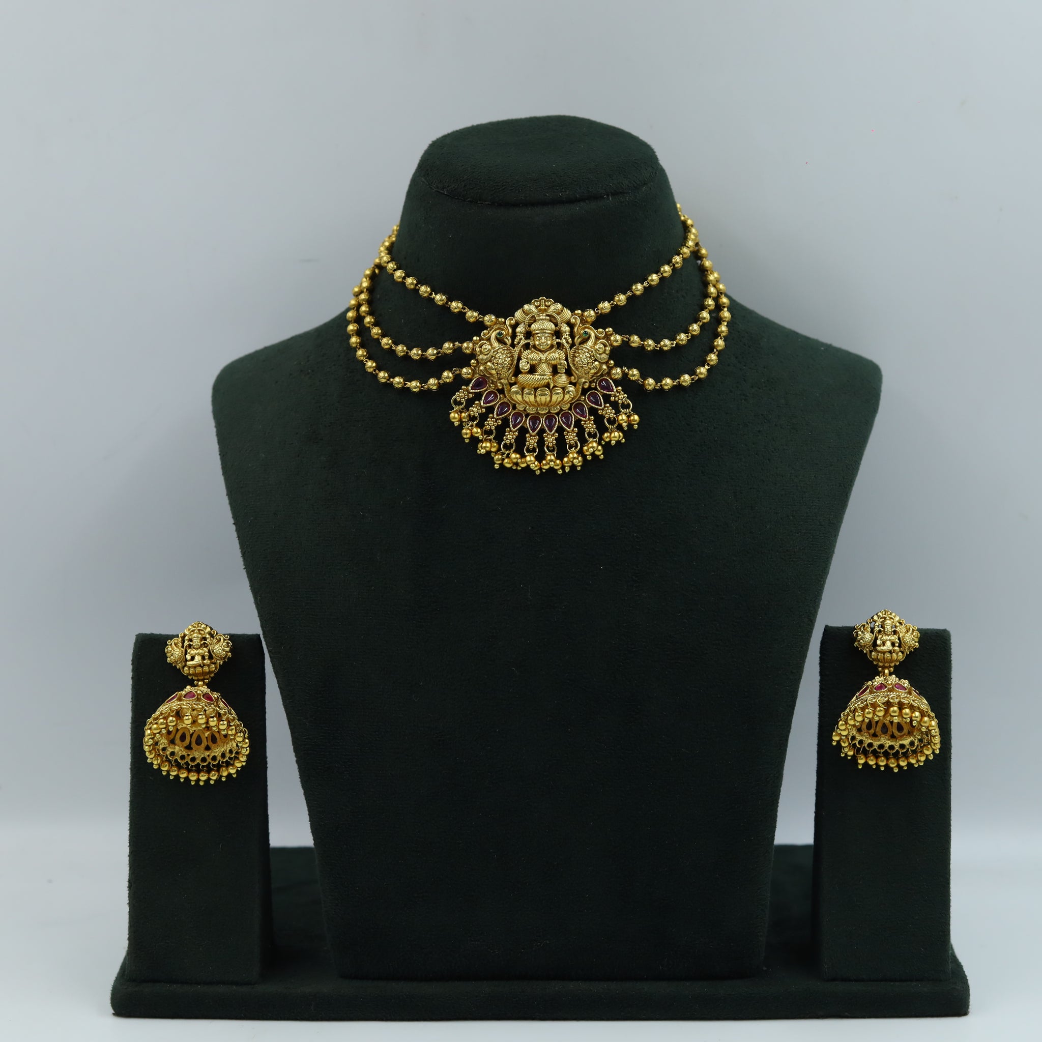 Round Neck Antique Gold Plated Temple Necklace Set 16617-06