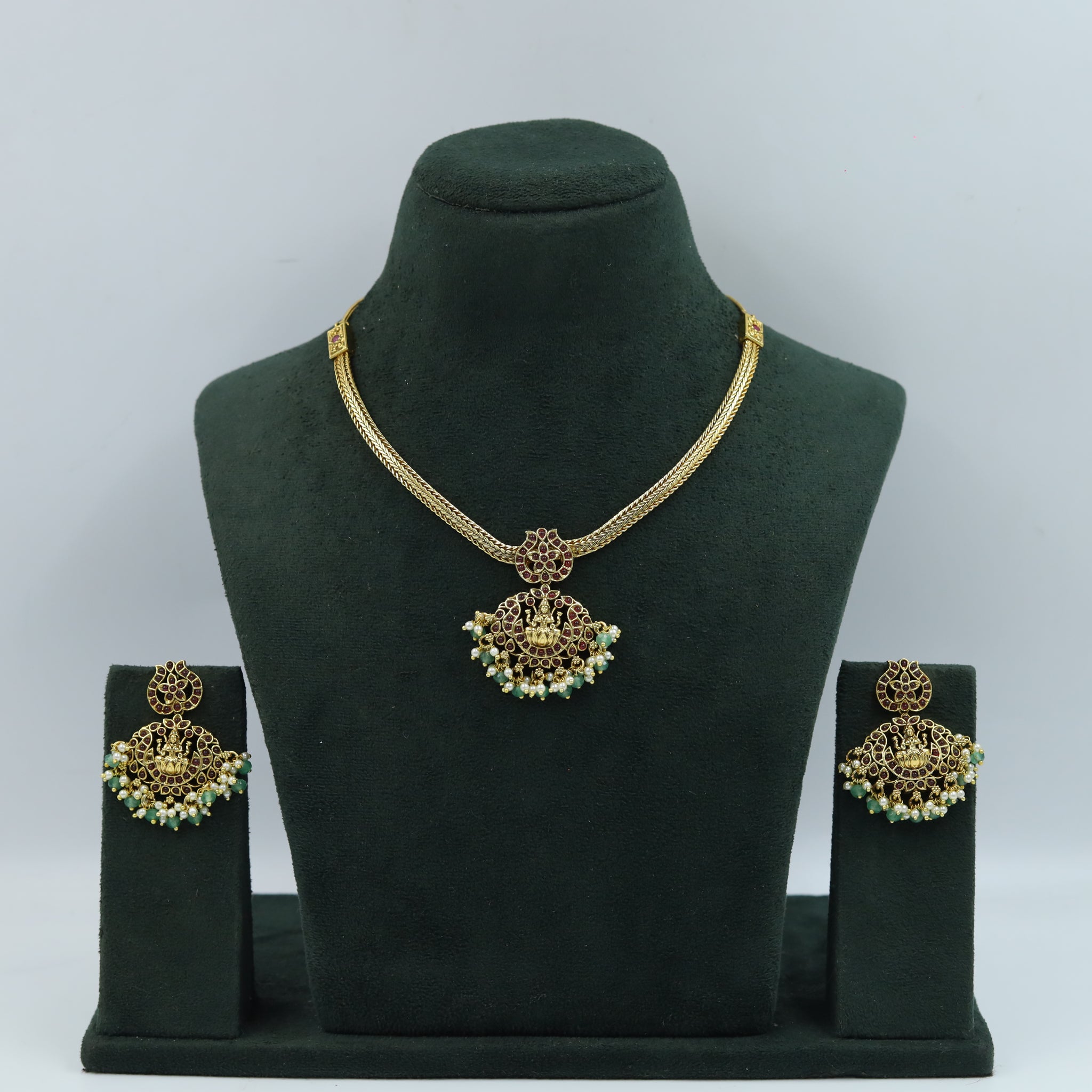 Round Neck Temple Necklace Set 16698-28
