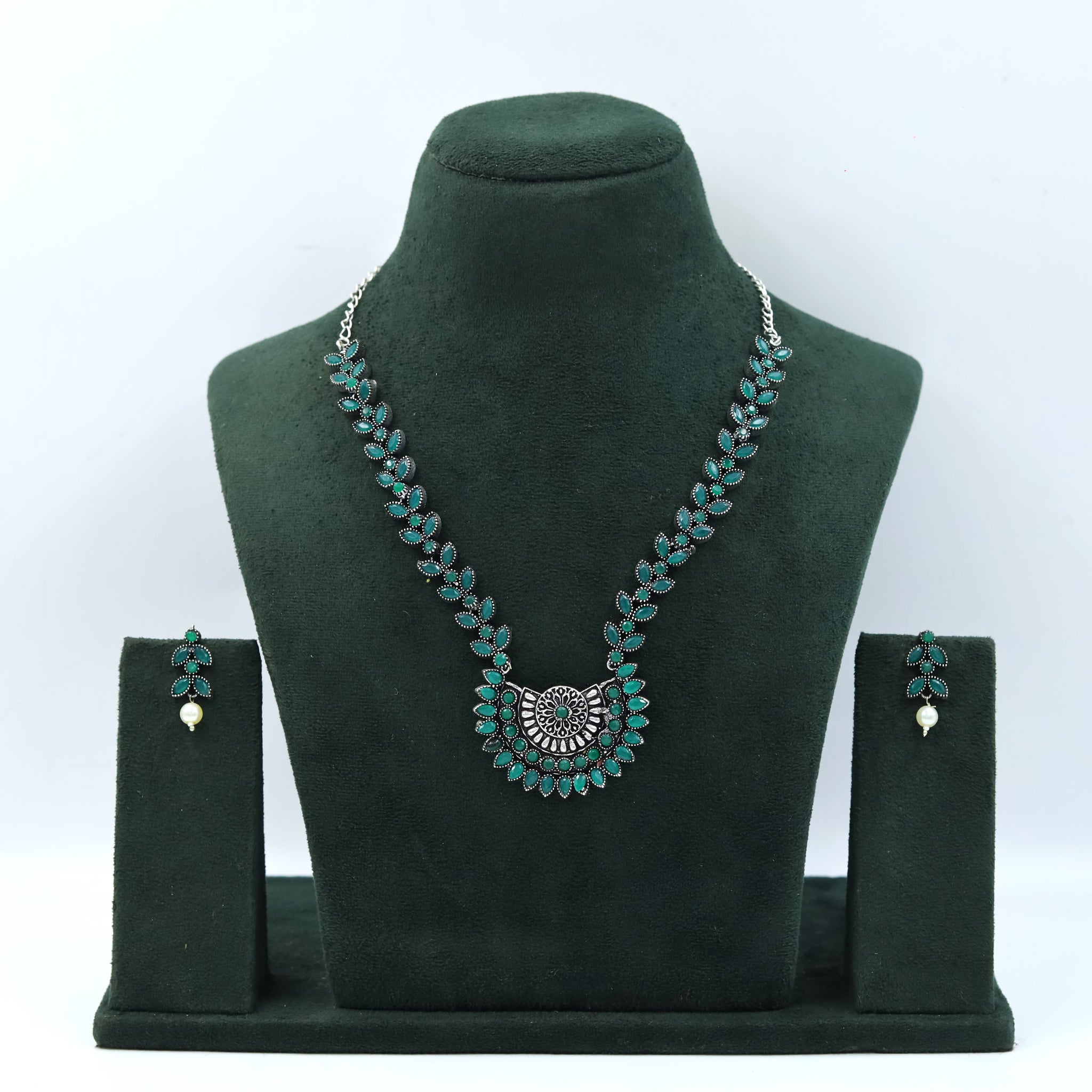 Round Neck Oxidized Necklace Set 12604-28